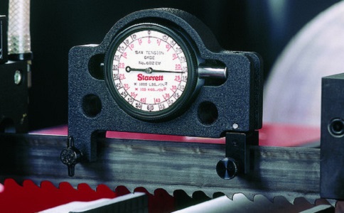 鹤岗锯切钛合金用双金属带锯条还是硬质合金带锯条？