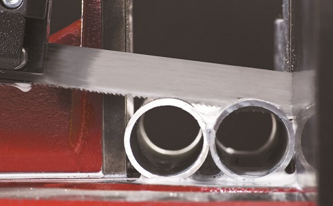 鹤岗锯切金属材料时出现卡带锯条原因以及处理方法？