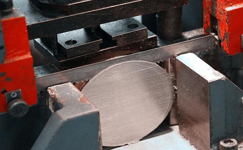 鹤岗双金属带锯条牙齿碎裂或折断的原因是什么？